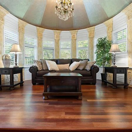 French Chateau W/Swim Spa & Theatre: 11,700 Sqft Κάλγκαρι Εξωτερικό φωτογραφία