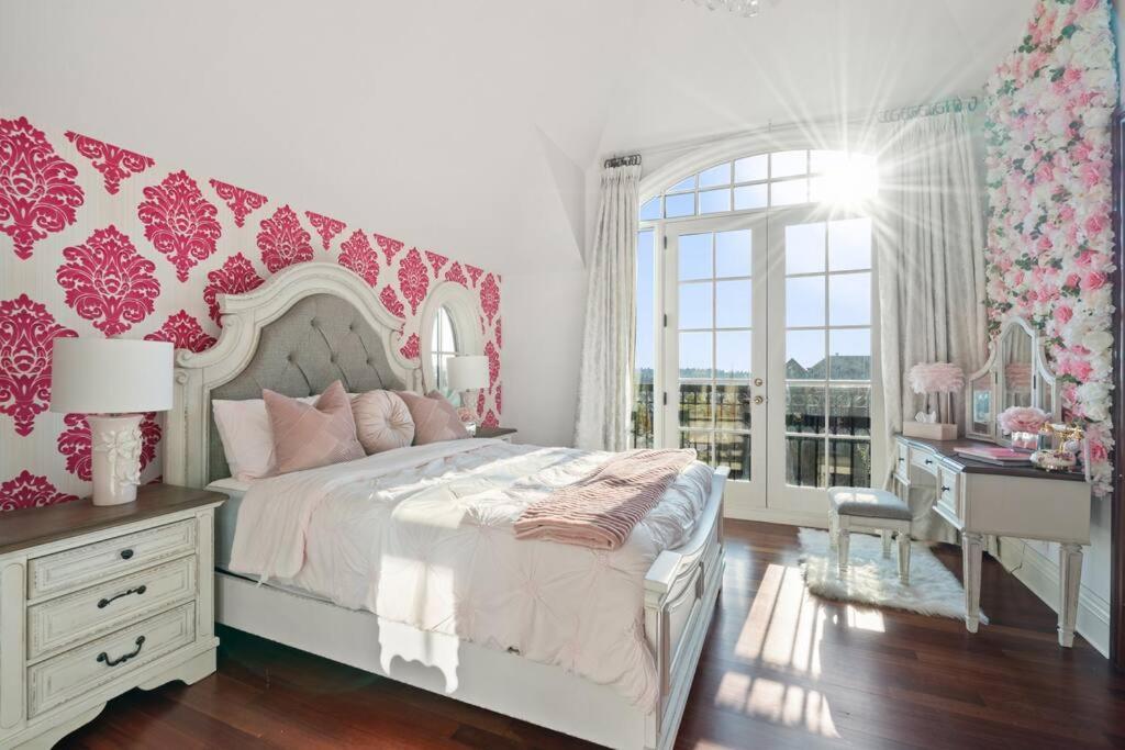 French Chateau W/Swim Spa & Theatre: 11,700 Sqft Κάλγκαρι Εξωτερικό φωτογραφία